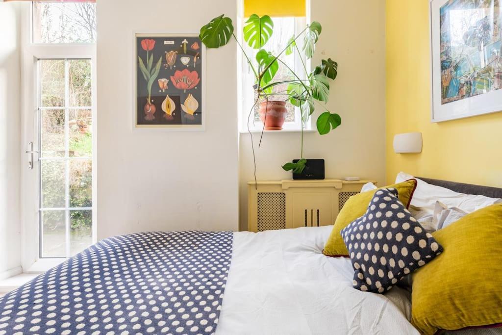 에든버러 Holyrood Park: Lush & Arty 2 Double Bed Flat 아파트 외부 사진